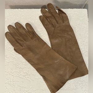 Vintage 1960s Tan, brown leather kid gloves. Sz 7